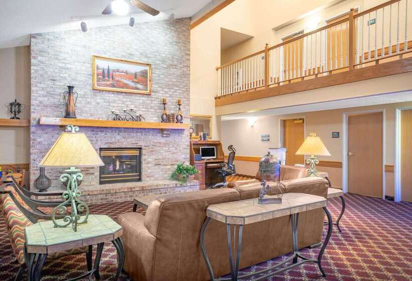 فندق Baymont By Wyndham Lakeville