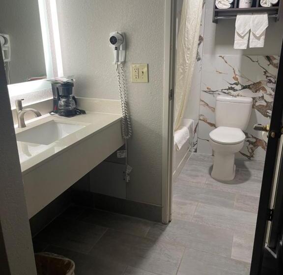 فندق Hometown Inn And Suites Belle Plaine