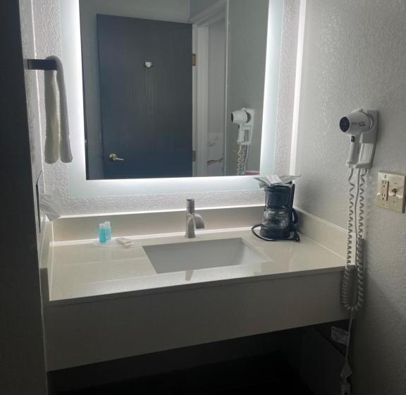 فندق Hometown Inn And Suites Belle Plaine