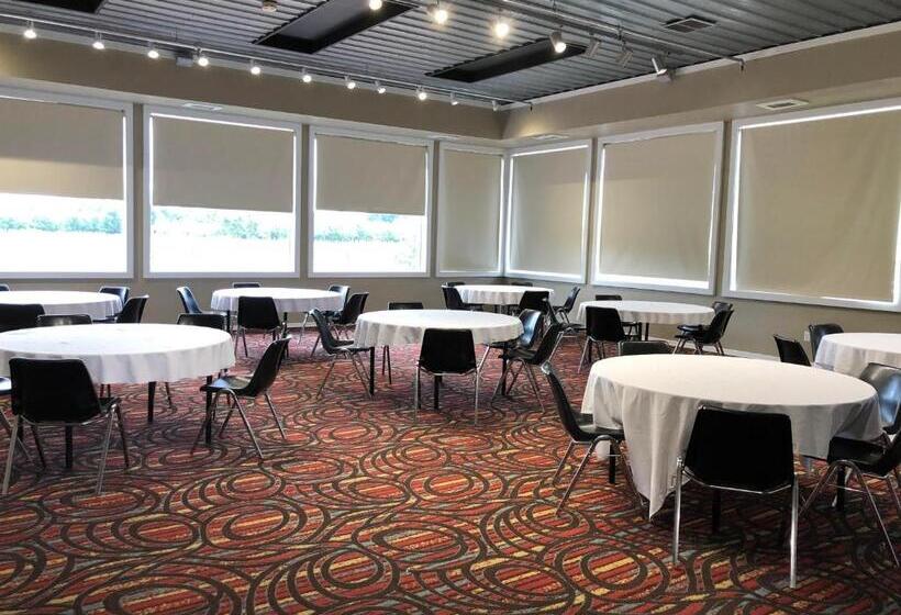 فندق Hometown Inn And Suites Belle Plaine