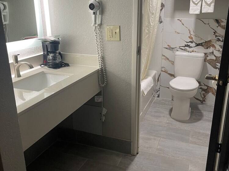 فندق Hometown Inn And Suites Belle Plaine