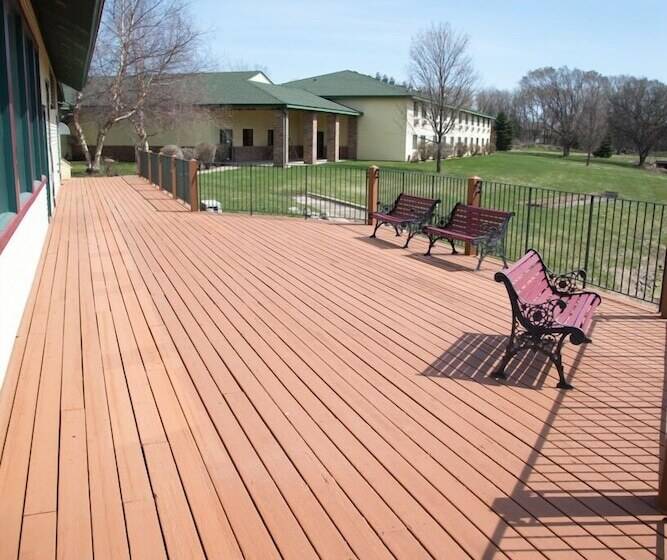 فندق Hometown Inn And Suites Belle Plaine