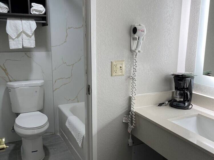 فندق Hometown Inn And Suites Belle Plaine