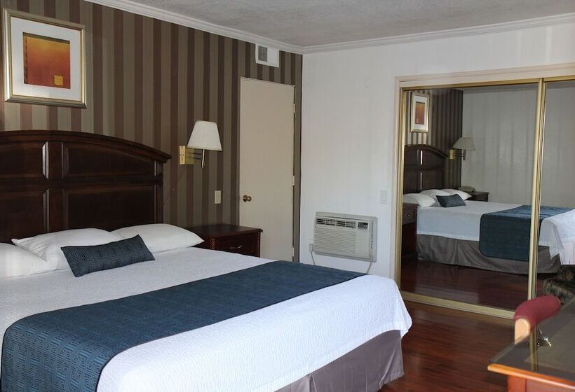 בית מלון כפרי Anaheim Maingate Inn