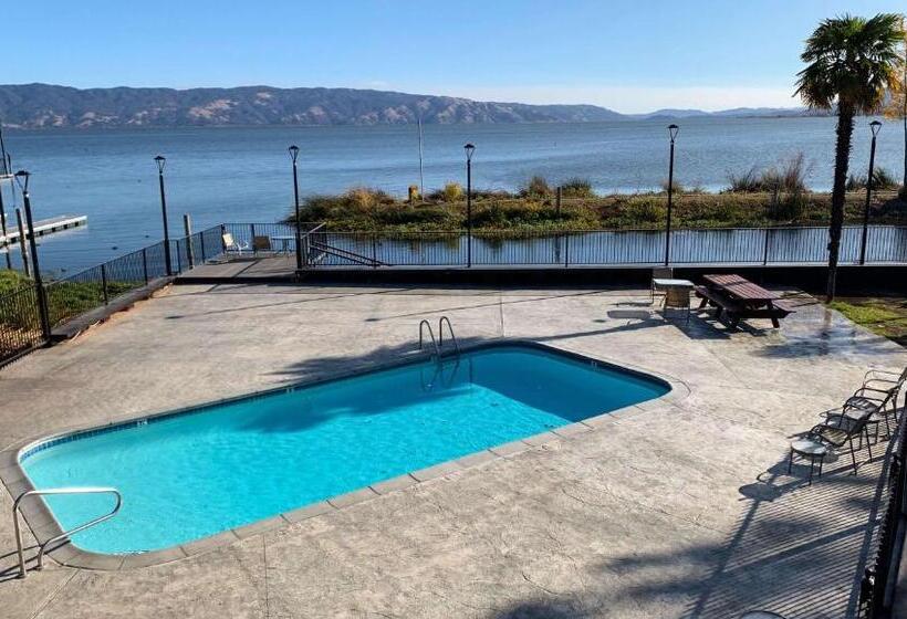 호텔 Anchorage Inn Lakeport