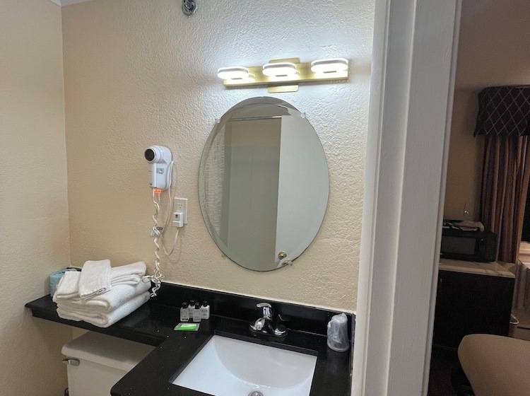 فندق Anchorage Inn Rochester