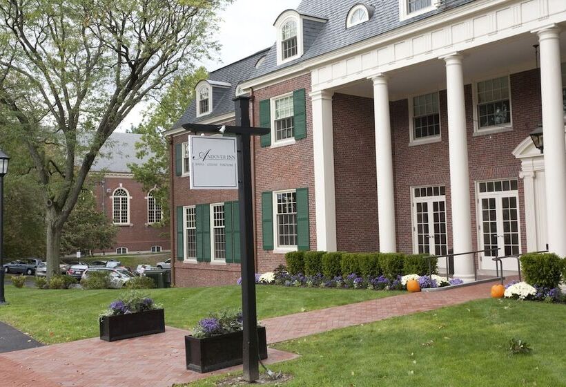 فندق Andover Inn