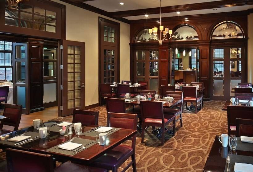 فندق Andover Inn