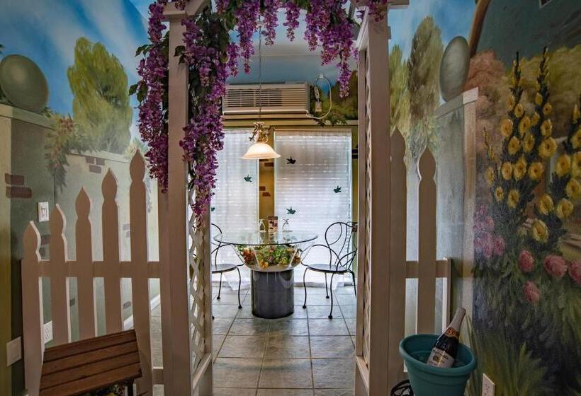 בית מלון כפרי The Anniversary Inn   Boise