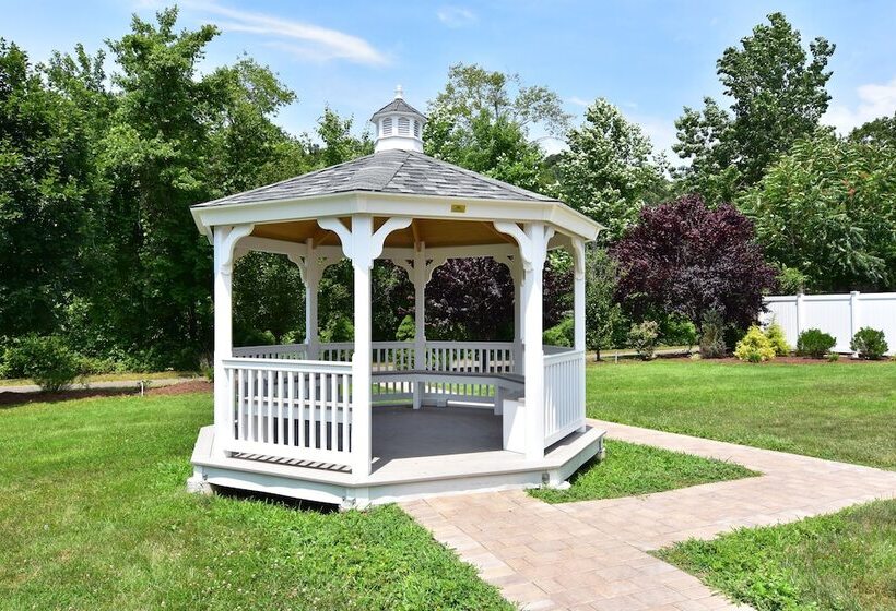 Ardsley Acres Hotel Court