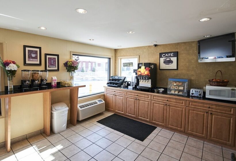 Ardsley Acres Hotel Court