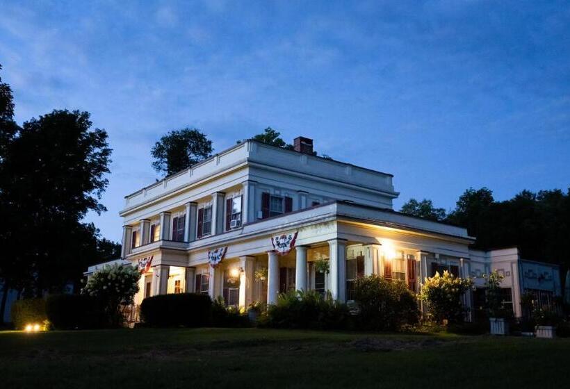 Отель Arlington Inn & Spa