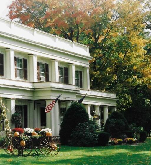 Отель Arlington Inn & Spa