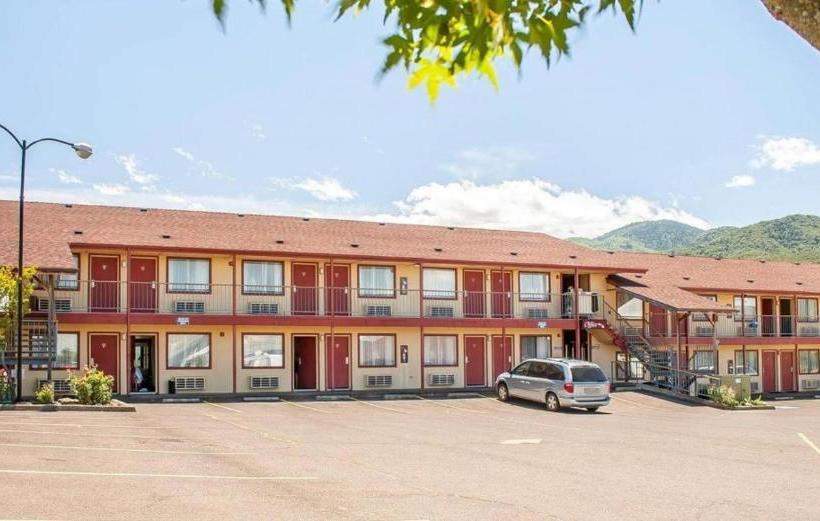 فندق Ashland Valley Inn