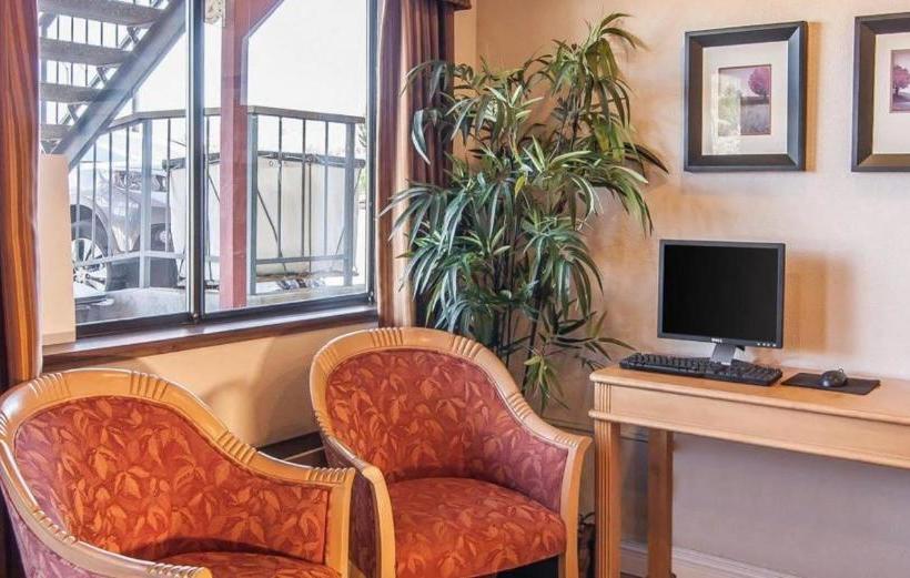 فندق Ashland Valley Inn