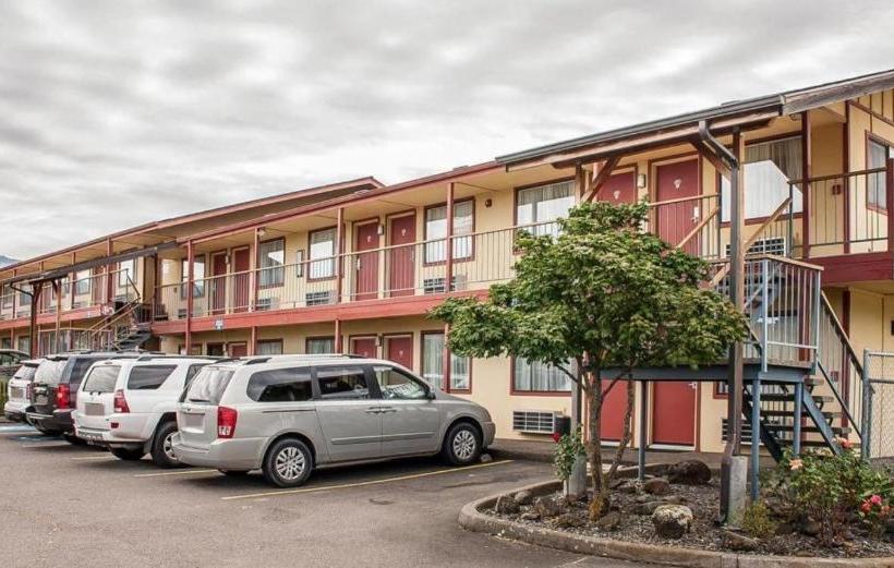 فندق Ashland Valley Inn