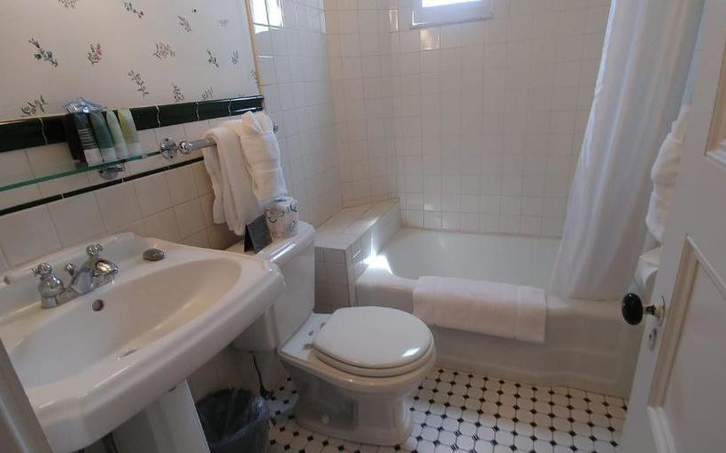 فندق Asticou Inn