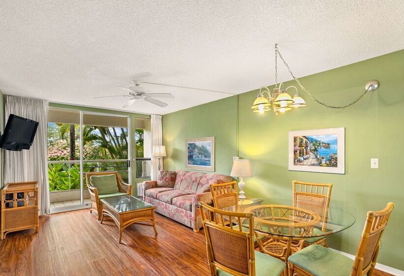 فندق Aston At The Maui Banyan