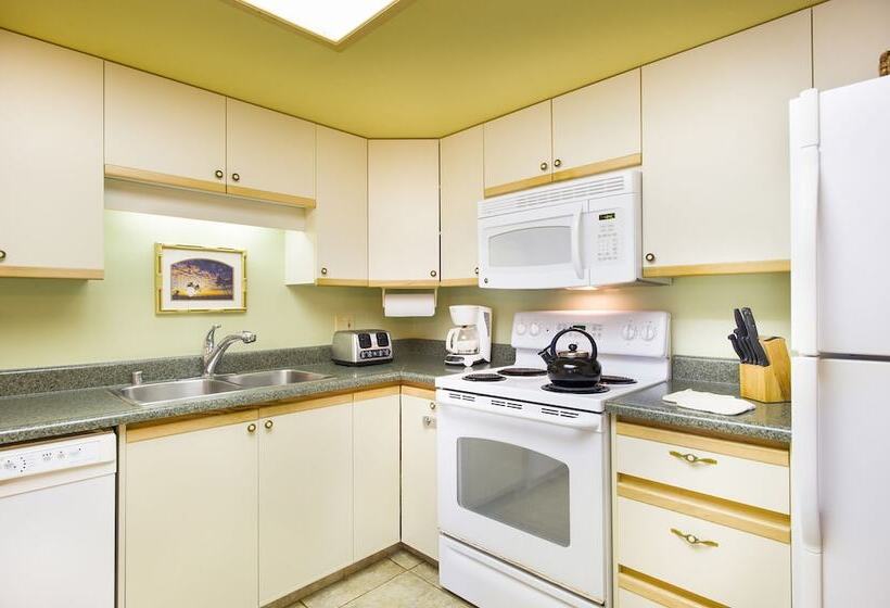 فندق Aston At The Maui Banyan