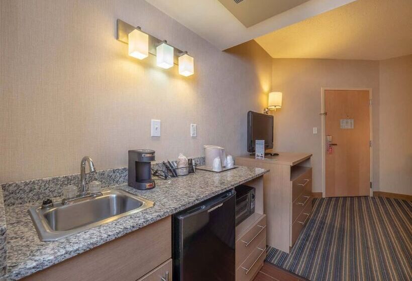 Atlantic Sands Hotel & Conference Center