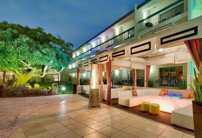 Atrium Hotel Orange County