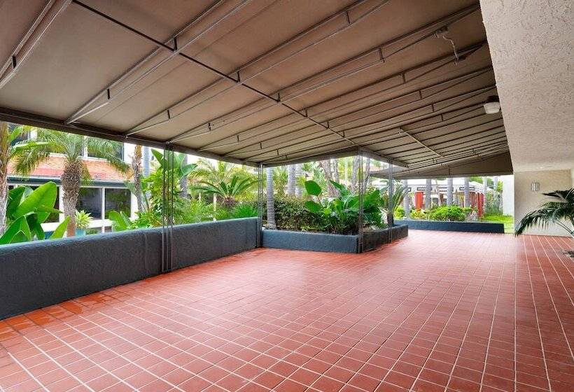 Atrium Hotel Orange County