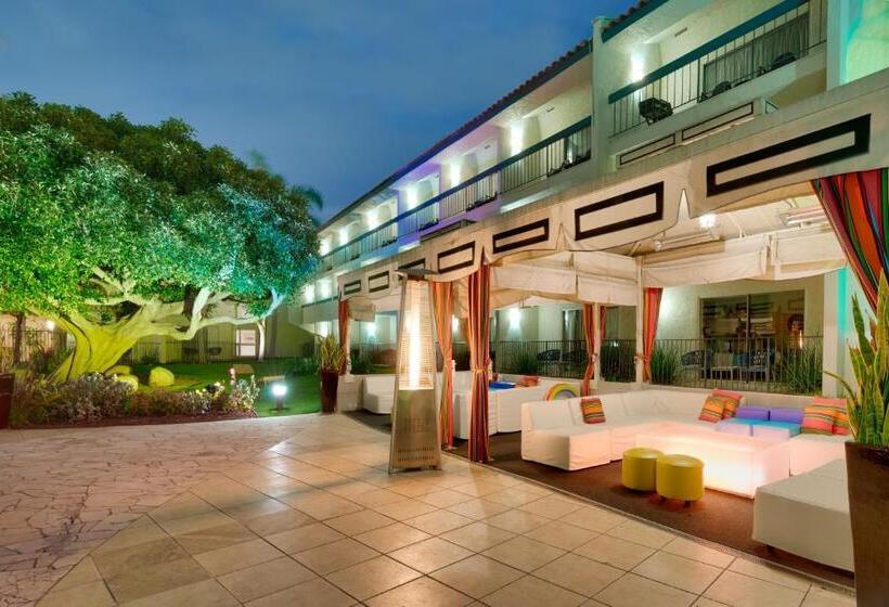 Atrium Hotel Orange County