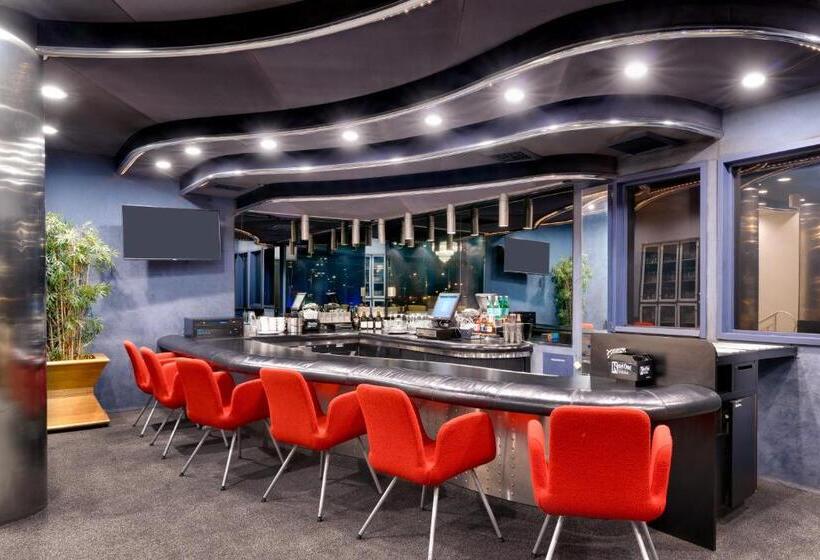 Atrium Hotel Orange County