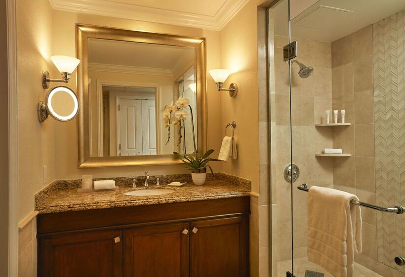 فندق Balboa Bay Resort