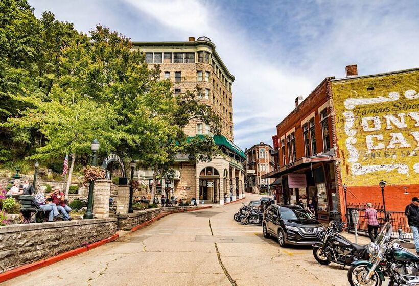 ホテル 1905 Basin Park