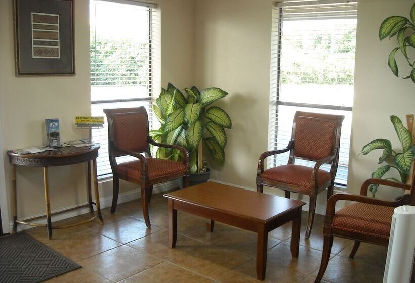 ホテル Bastrop Inn