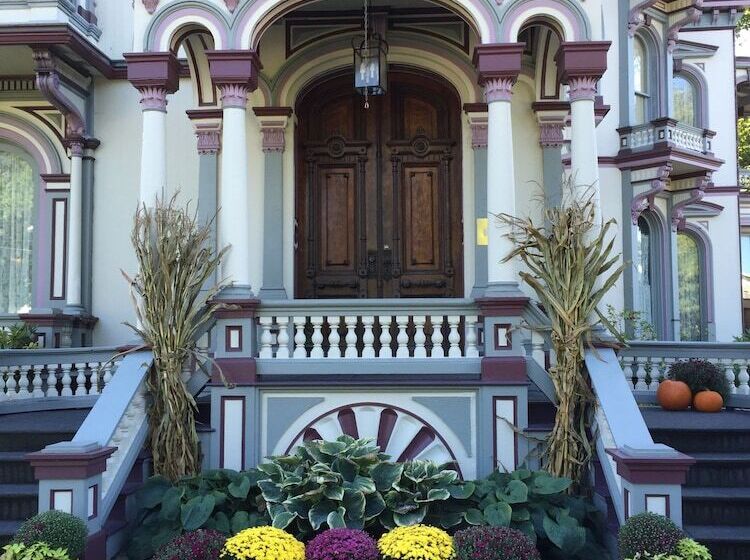 ホテル Batcheller Mansion Inn