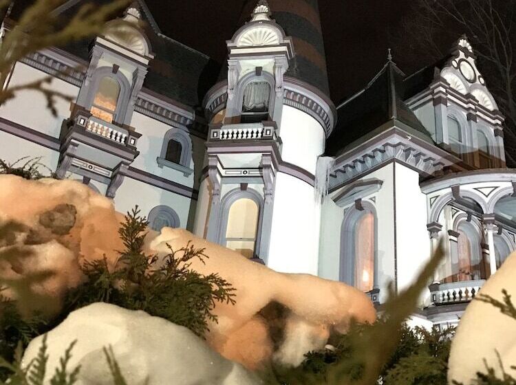 هتل Batcheller Mansion Inn