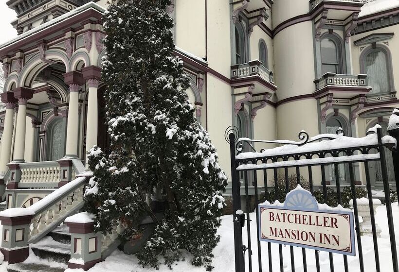 ホテル Batcheller Mansion Inn