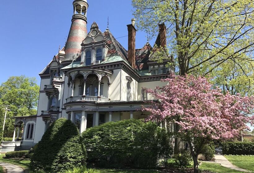 ホテル Batcheller Mansion Inn