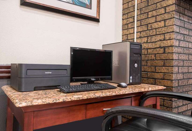 فندق Baymont By Wyndham Bloomington Msp Airport