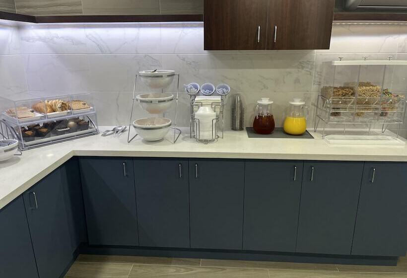 Отель Comfort Inn Conroe