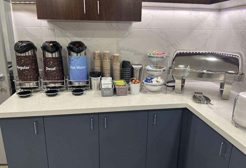 Отель Comfort Inn Conroe