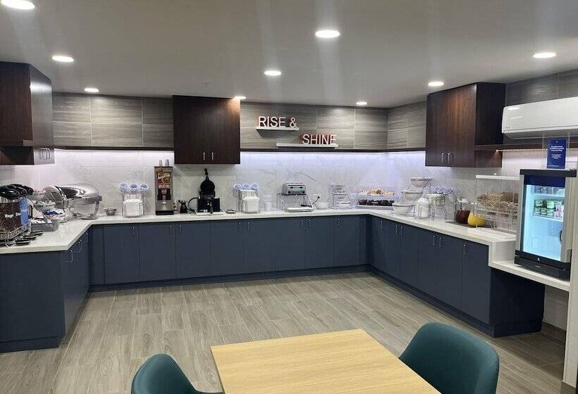 Отель Comfort Inn Conroe