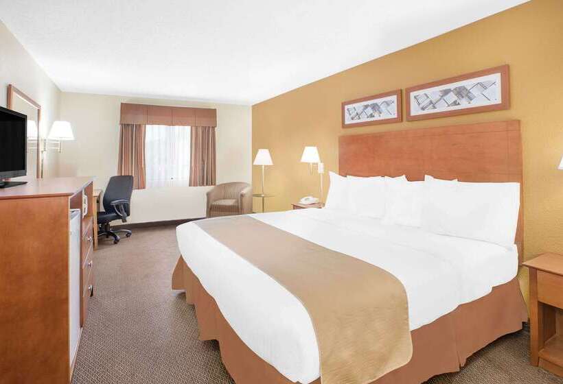 Отель Baymont By Wyndham Port Huron