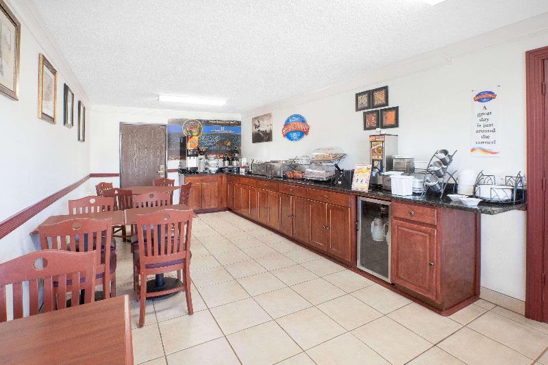 Отель Baymont By Wyndham Port Huron