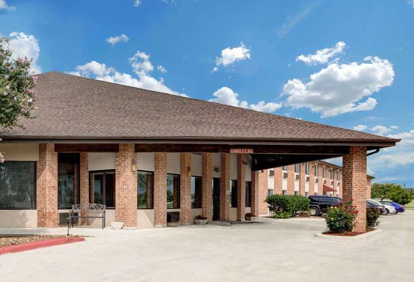 فندق Baymont Inn & Suites By Wyndham San Marcos