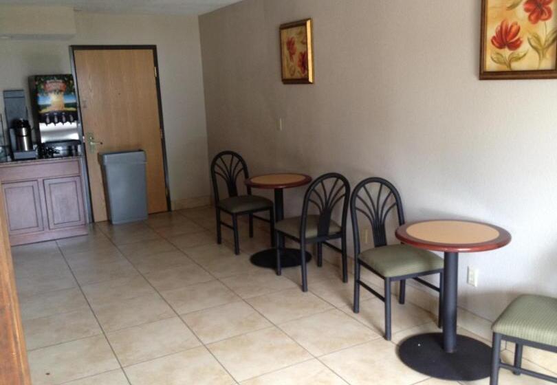 فندق Baymont Inn & Suites By Wyndham San Marcos