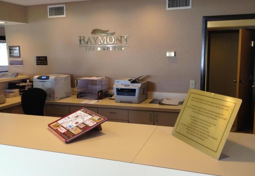 בית מלון כפרי Baymont Inn & Suites By Wyndham San Marcos