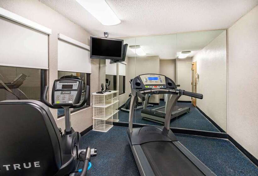 فندق Baymont By Wyndham Tupelo