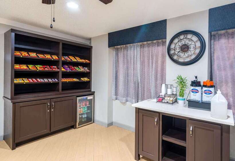 فندق Baymont By Wyndham Tupelo