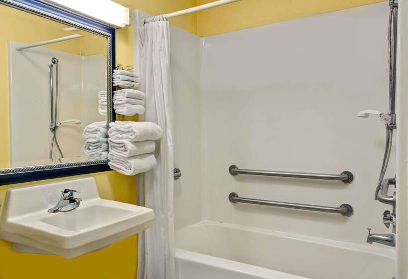 בית מלון כפרי Baymont By Wyndham Washington Court House