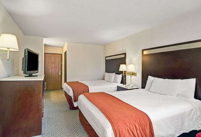 בית מלון כפרי Baymont By Wyndham Washington Court House