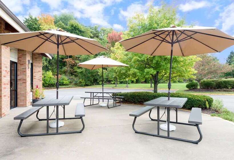 בית מלון כפרי Baymont By Wyndham Zanesville