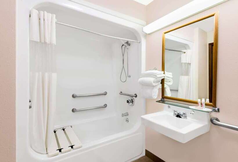 בית מלון כפרי Baymont By Wyndham Zanesville